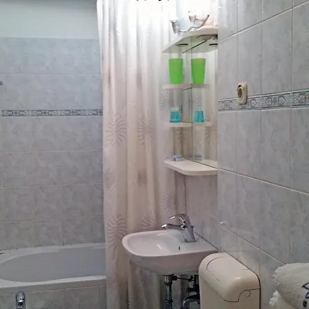 Retro 2Br Apartment Iva Tour As With Balcony And Ac Near Medical Faculty 1,5Km To Ljubljana Center