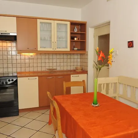 Retro 2Br Apartment Iva Tour As With Balcony And Ac Near Medical Faculty 1,5Km To Ljubljana Center *