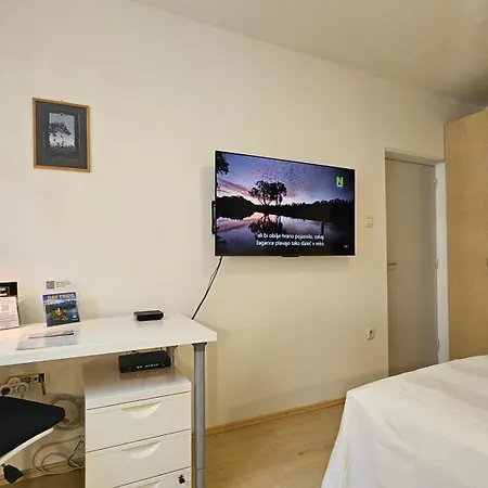 Iva Two-bedroom Tour As With Balcony And Ac, Newly Refreshed For 2026, Near Medical Faculty In Apartment Laibach