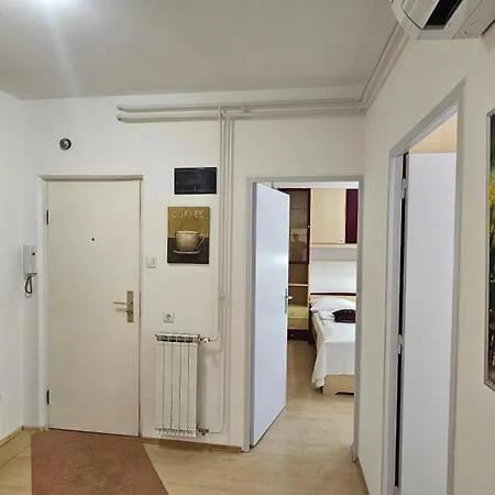 Appartement Iva Two-bedroom Tour As With Balcony And Ac, Newly Refreshed For 2026, Near Medical Faculty In