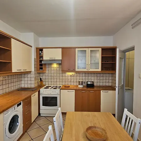 Iva Two-bedroom Tour As With Balcony And Ac, Newly Refreshed For 2026, Near Medical Faculty In Laibach