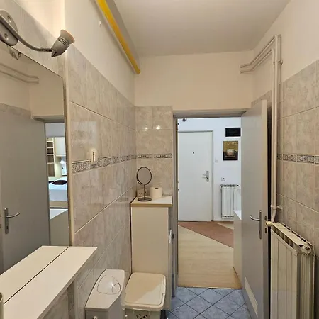 Iva Two-bedroom Tour As With Balcony And Ac, Newly Refreshed For 2026, Near Medical Faculty In Appartement