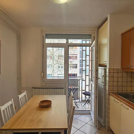 Iva Two-bedroom Tour As With Balcony And Ac, Newly Refreshed For 2026, Near Medical Faculty In * Laibach