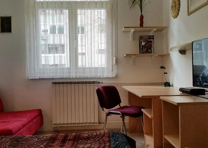 Retro 2Br Apartment Iva Tour As With Balcony And Ac Near Medical Faculty 1,5Km To Ljubljana Center