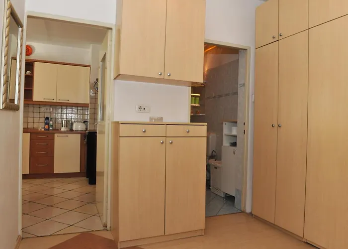 Retro 2Br Apartment Iva Tour As With Balcony And Ac Near Medical Faculty 1,5Km To Ljubljana Center ليوبليانا