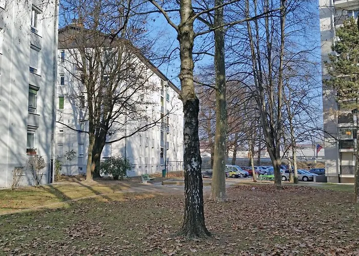 Retro 2Br Apartment Iva Tour As With Balcony And Ac Near Medical Faculty 1,5Km To Ljubljana Center شقة